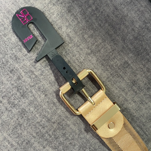 NWT 2X/3X Gold Belt for Women from No Boundaries - Picture 4 of 7